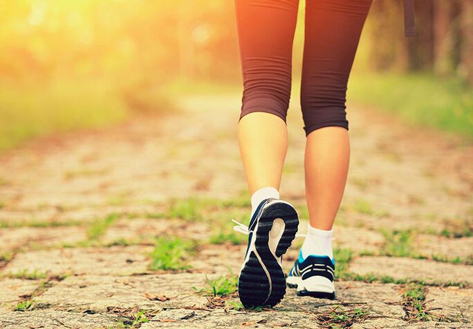 Wandelen voor gewichtsverlies van de buik en partijen
